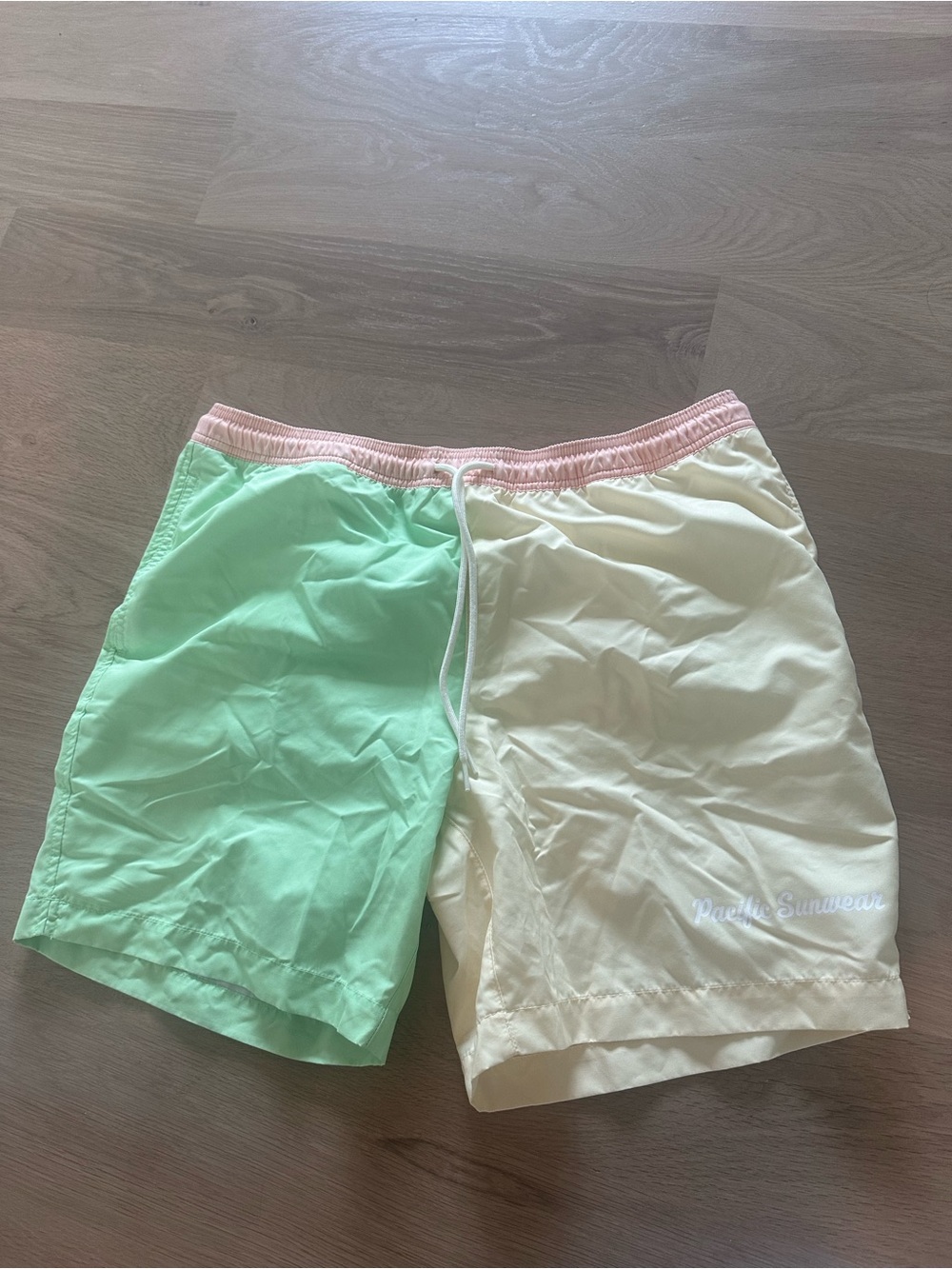 Pacific Sunwear Two-Tone Mint Green & Cream Men's Swim Trunks